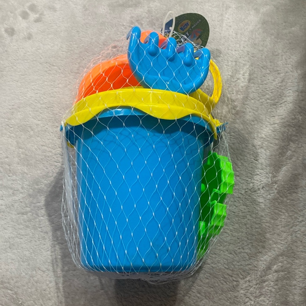 Beach set 7 pc NWT